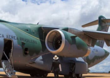 Avião do governo brasileiro chega à Israel para resgatar brasileiros; entenda como vai funcionar