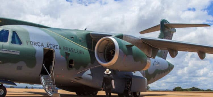 Avião do governo brasileiro chega à Israel para resgatar brasileiros; entenda como vai funcionar
