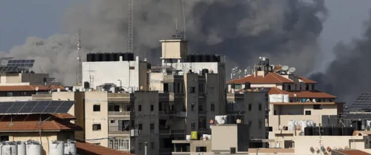 Reino Unido cobra R$ 1.850 para retirar britânicos de Israel