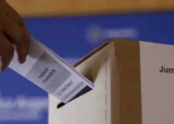 Eleição presidencial na Argentina tem participação mais baixa em 40 anos