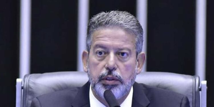 Câmara aprova taxação de ‘super-ricos’ e fundos de alta renda no exterior; texto vai ao Senado 45 Câmara aprova taxação de ‘super-ricos’ e fundos de alta renda no exterior; texto vai ao Senado