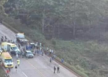 Grande BH: acidente com quatro veículos deixa 6 feridos e interdita BR-040