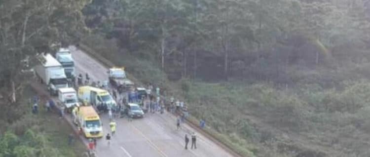 Grande BH: acidente com quatro veículos deixa 6 feridos e interdita BR-040