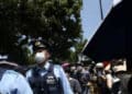 Homem faz vários reféns em agência dos correios do Japão
