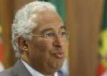 Primeiro-ministro de Portugal entrega demissão após suspeita de corrupção