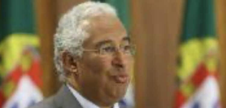 Primeiro-ministro de Portugal entrega demissão após suspeita de corrupção