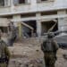 Soldados israelenses enfrentam Hamas em Gaza, com hospitais na linha de fogo