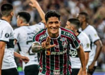 Cano e Kennedy encantam com golaços, Fluminense vence e rebaixa o Coritiba