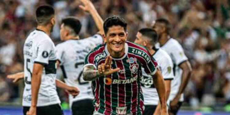 Cano e Kennedy encantam com golaços, Fluminense vence e rebaixa o Coritiba