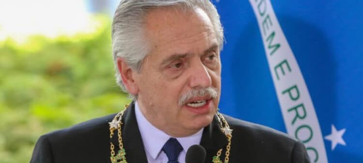 Fernández se despede na Argentina e admite fracasso econômico e de justiça social