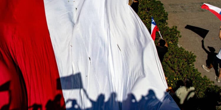 Chile volta apático às urnas para decidir sobre nova Constituição