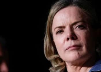 Gleisi rebate Pacheco e diz que acabar com reeleição é retrocesso