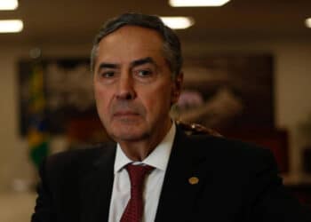 Barroso atribui crise do STF com Legislativo à eleição de bancada bolsonarista