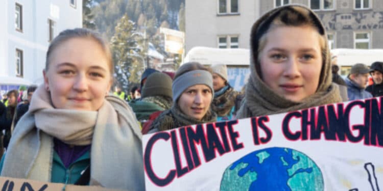 Fórum Econômico se reúne em Davos sob sombra da crise climática e olhos na transição energética