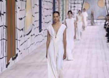 Dior viaja ao Oriente em primeiro dia dos desfiles de alta-costura em Paris