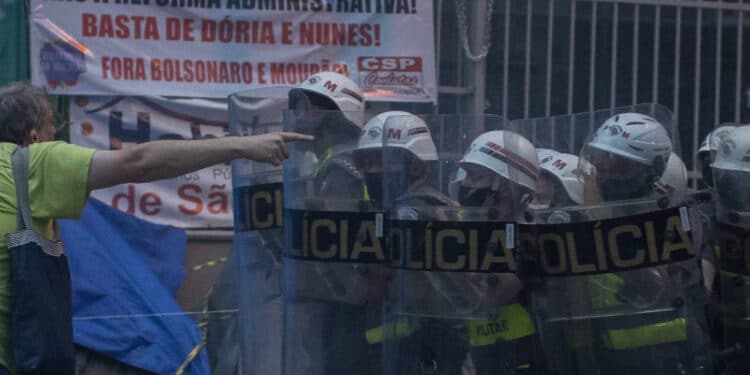 Déficit previdenciário de servidores atinge R$ 6 tri e derruba investimento público
