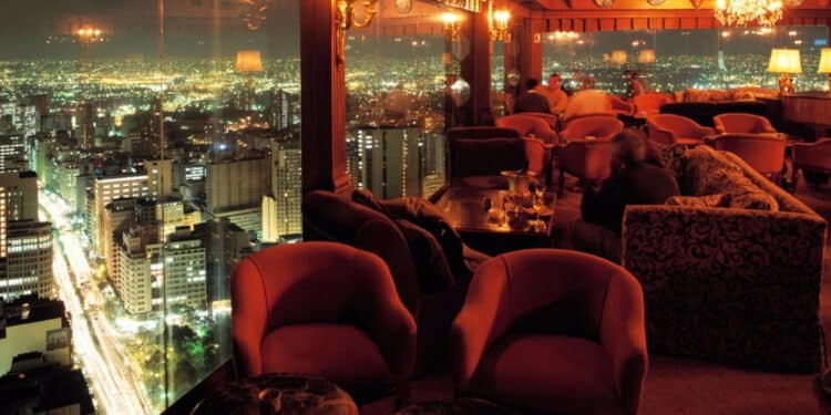 Terraço Itália, Jazz e alta gastronomia diante de uma das melhores vistas da cidade. 45 Terraço Itália, Jazz e alta gastronomia diante de uma das melhores vistas da cidade.