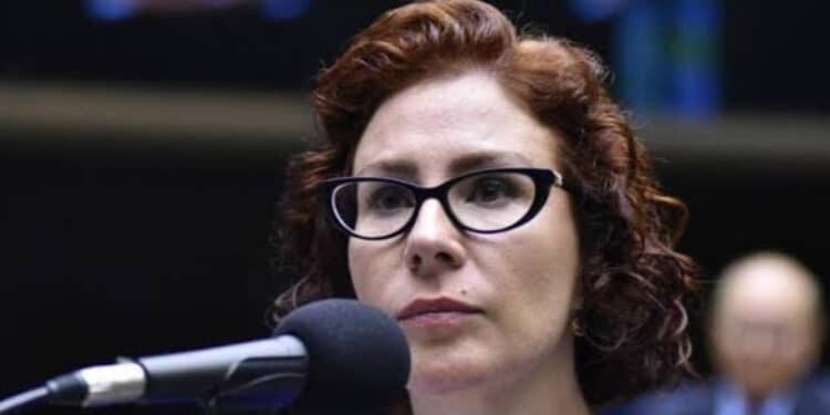 Zambelli protocola pedido de impeachment de Lula por fala sobre Holocausto 45 Zambelli protocola pedido de impeachment de Lula por fala sobre Holocausto