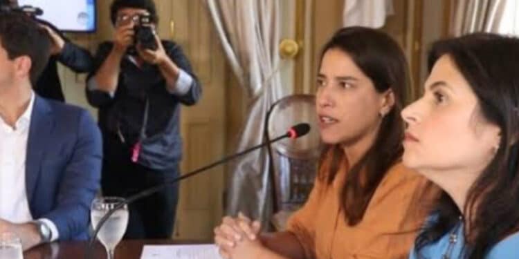 Raquel Lyra impõe revés, e João Campos é pressionado a definir aliança com o PT
