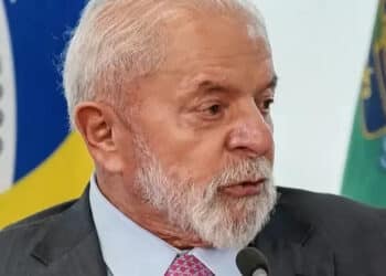Lula põe em dúvida comportamento da oposição na Venezuela e faz paralelo com Bolsonaro