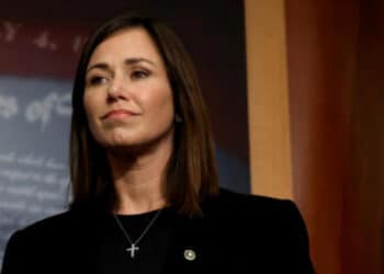 Resposta de senadora republicana a Biden gera críticas e memes nos EUA