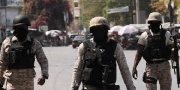 Forças armadas dos EUA retiram funcionários da embaixada no Haiti e reforçam segurança 45 Forças armadas dos EUA retiram funcionários da embaixada no Haiti e reforçam segurança