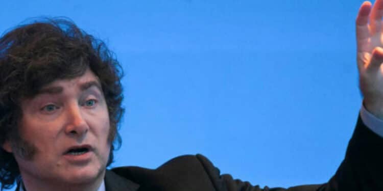 Milei reabre debate sobre ditadura e papel das Forças Armadas na Argentina