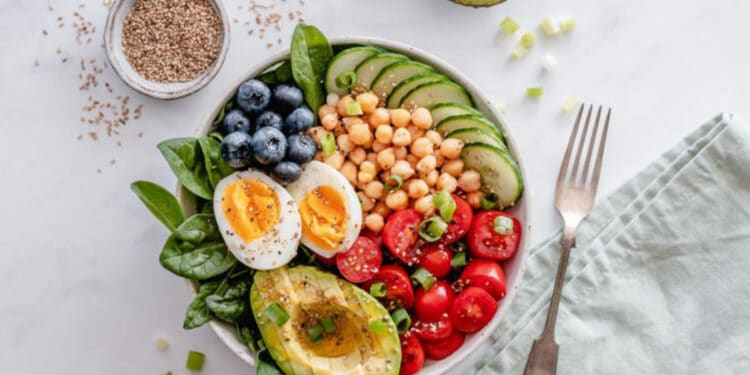 Como determinar o tamanho ideal das porções de comida para cada pessoa