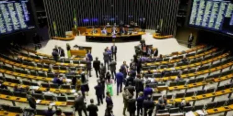 Parte da Câmara quer avançar em propostas que discutem alcance do foro privilegiado
