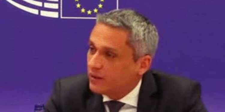 Exagero ou realidade? Deputado diz no parlamento europeu que o Brasil está se transformando em ditadura!