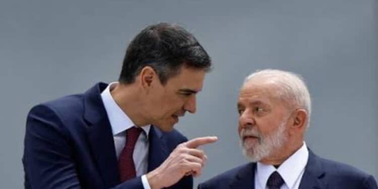 Lula presta solidariedade a Sánchez após ameaça de renúncia do premiê da Espanha