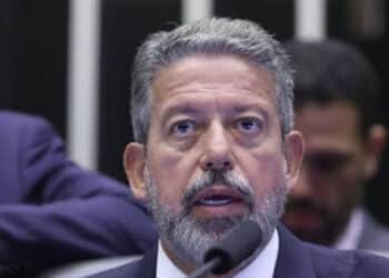 Lira chama Felipe Neto de mal-educado após acionar polícia contra youtuber