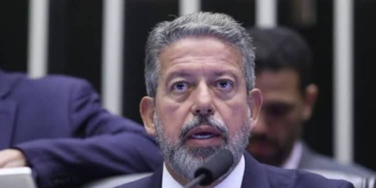 Lira chama Felipe Neto de mal-educado após acionar polícia contra youtuber 45 Lira chama Felipe Neto de mal-educado após acionar polícia contra youtuber