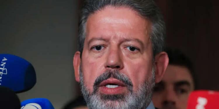 Arthur Lira propõe restrições às ações no Supremo Tribunal