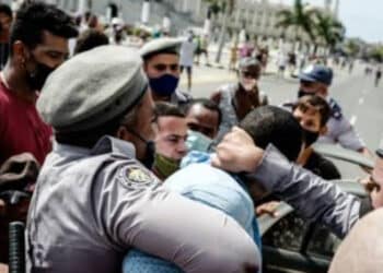 Organizações protestam contra prisão de jornalista em Cuba por críticas ao regime