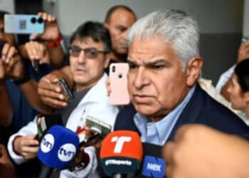 Opositor amplia vantagem em intenção de voto a três dias das eleições no Panamá