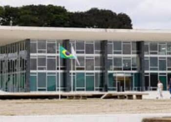 STF valida restrição de políticos em estatais, mas mantém nomeados por Lula