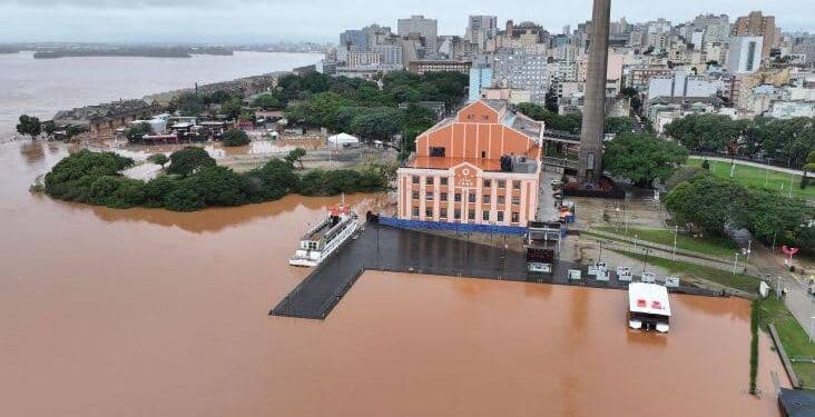 Chuvas no RS: veja antes e depois de pontos turísticos de Porto Alegre