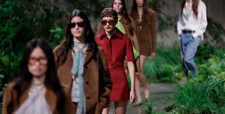 Gucci toma conta do Tate Modern de Londres com desfile de nova coleção