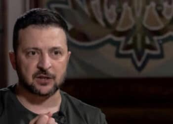 A ofensiva russa na Ucrânia pode se intensificar, alerta Zelensky em entrevista