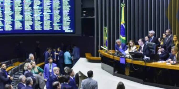 Oposição pressiona por votação de projeto que derruba decreto de armas de Lula na Câmara 45 Oposição pressiona por votação de projeto que derruba decreto de armas de Lula na Câmara
