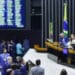 Oposição pressiona por votação de projeto que derruba decreto de armas de Lula na Câmara