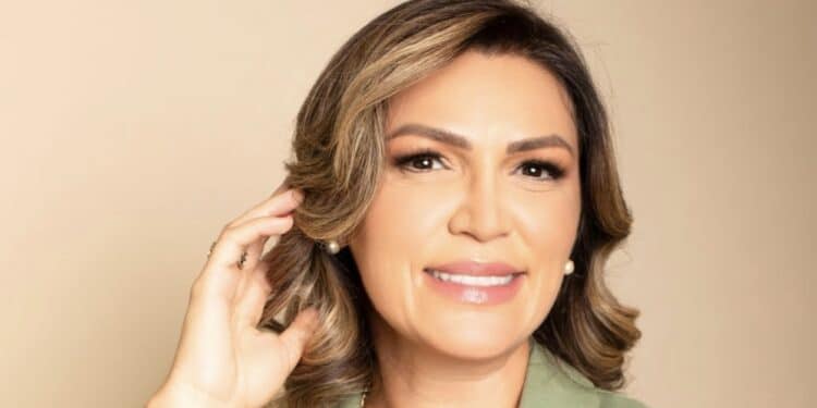 Conheça a História de Letúsia Araújo: Da Determinação à Inovação na Estética 45 Conheça a História de Letúsia Araújo: Da Determinação à Inovação na Estética