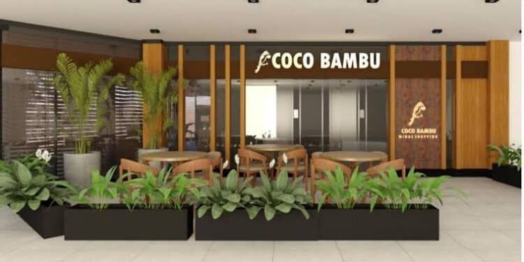 O restaurante Coco Bambu, conhecido por sua especialidade em frutos do mar, se tornou um ícone no cenário gastronômico brasileiro