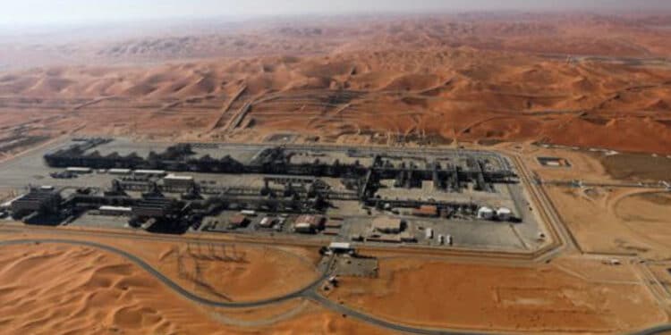 Arábia Saudita deve levantar US$11,2 bi com venda de ações da Aramco 45 Arábia Saudita deve levantar US$11,2 bi com venda de ações da Aramco