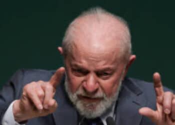 ‘Brasil podia decolar, mas o Lula não deixa’, diz Edmar Bacha