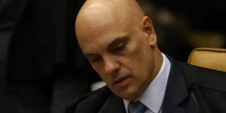 Suspensão de perfis por Moraes vira caixa-preta com sigilo e exclusão de PF e PGR