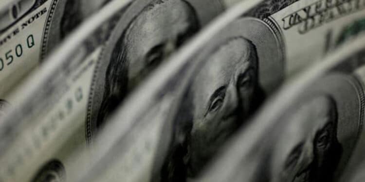 Dólar ultrapassa R$5,65 em novo dia de desconforto com fiscal e críticas de Lula