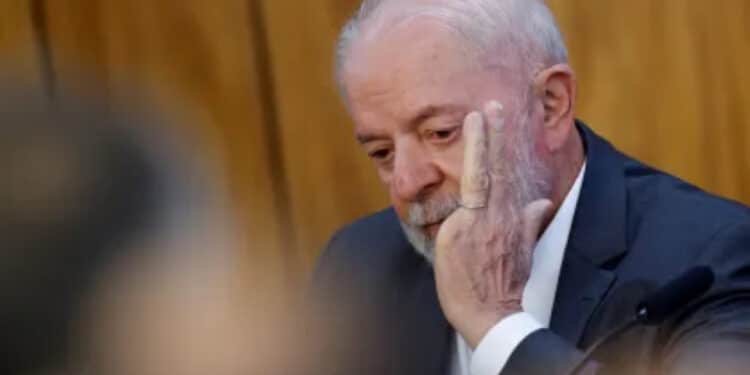 Há um jogo de interesse especulativo contra o real, diz Lula sobre alta do dólar 45 Há um jogo de interesse especulativo contra o real, diz Lula sobre alta do dólar