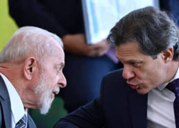 Incertezas atrasam elaboração do Orçamento enquanto ministérios pedem mais verba